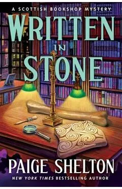 Written in Stone: A Scottish Bookshop Mystery - Paige Shelton